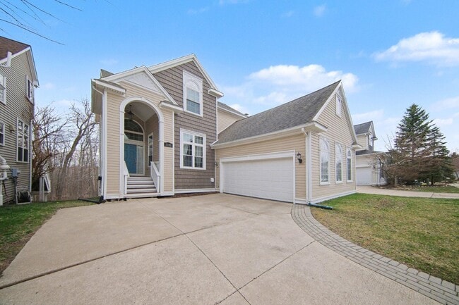 property at 1495 Chapleau Dr