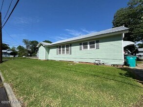 704 E Grolee St in Opelousas, LA - Building Photo - Building Photo