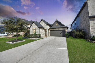 4111 Crossfind Ct in Fulshear, TX - Foto de edificio - Building Photo