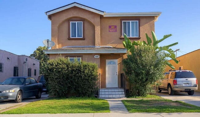 property at 631 E 78th St