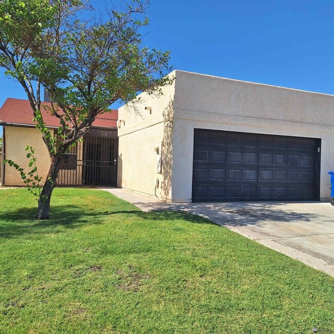 property at 1628 W 15th St