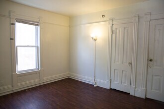 2711 Delaware St SE in Minneapolis, MN - Building Photo - Building Photo