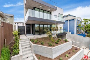 2714 Highland Ave in Santa Monica, CA - Building Photo