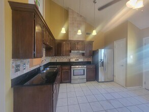 702 Zebra Dr in Laredo, TX - Building Photo - Building Photo