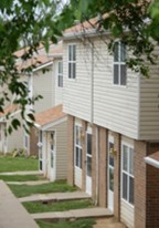 Crestview Village - MO Apartments