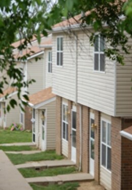 Crestview Village - MO in Liberty, MO - Foto de edificio