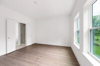 835 Paul Quinn St photo'