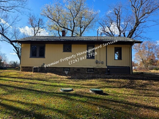 2454 Darlington Rd in Beaver Falls, PA - Building Photo - Building Photo