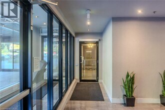 150 Water St N in Cambridge, ON - Building Photo - Building Photo