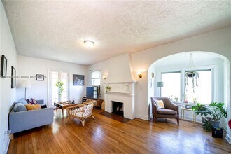 902 Salzedo St in Coral Gables, FL - Building Photo - Building Photo