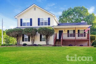 15 Woodwind Dr in Rockmart, GA - Building Photo