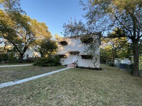 11701 NE 11th Pl in Biscayne Park, FL - Building Photo - Building Photo