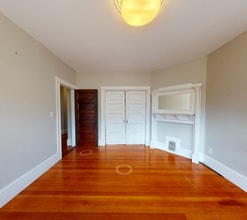 107 Oxford St, Unit 3 in Cambridge, MA - Building Photo - Building Photo