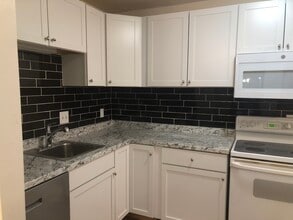 2 Strawberry Bank Rd in Nashua, NH - Building Photo - Building Photo