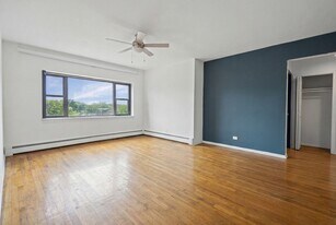204 Woodcliff Ave in North Bergen, NJ - Building Photo