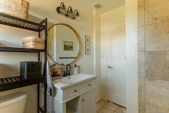 4801 E Missouri Ave in Denver, CO - Foto de edificio - Building Photo