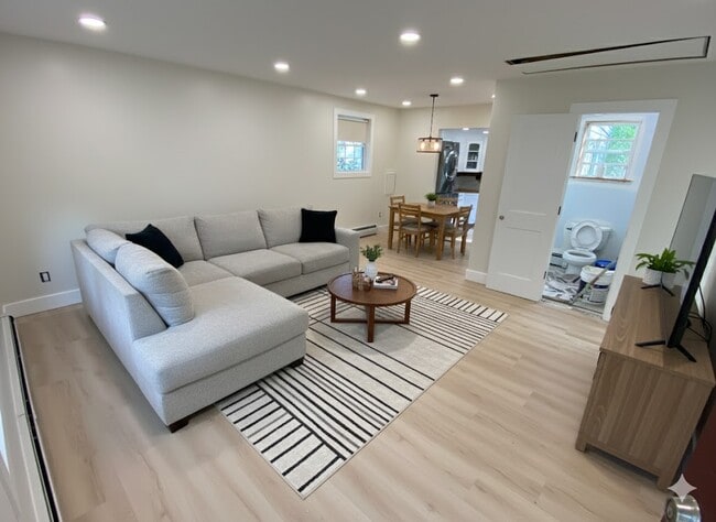 34 Ormond Ave in Selden, NY - Building Photo - Building Photo