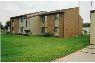 Riverwood Apartments in Belmond, IA - Building Photo - Building Photo