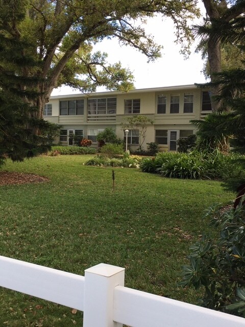 649 Royal Palm Blvd, Unit A3 in Vero Beach, FL - Building Photo