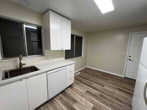 1362 E 3900 S-Unit -Apt. A in Millcreek, UT - Foto de edificio - Building Photo