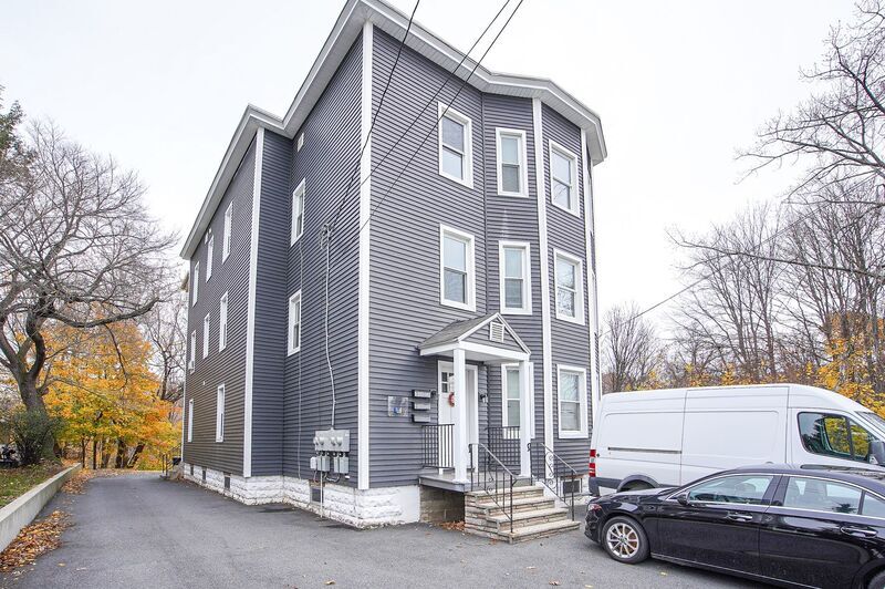 1012-12 River St in Agawam, MA - Building Photo