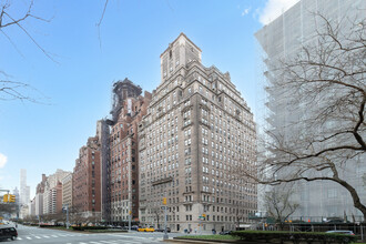 784 Park Ave in New York, NY - Building Photo - Building Photo