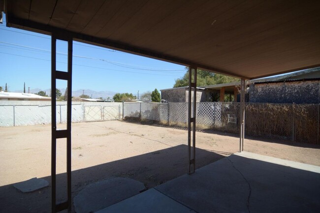 3661 E Sylvane St in Tucson, AZ - Building Photo - Building Photo