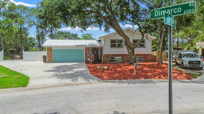 6515 Dimarco Rd in Tampa, FL - Building Photo - Building Photo