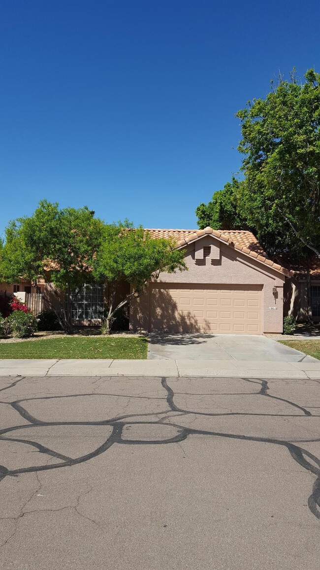 16610 S 32nd Pl in Phoenix, AZ - Building Photo - Building Photo