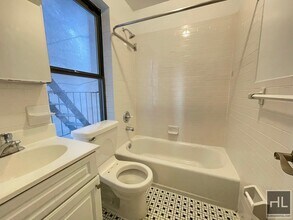 NO FEE One Bed on Upper East Side! Won't S in New York, NY - Building Photo - Building Photo