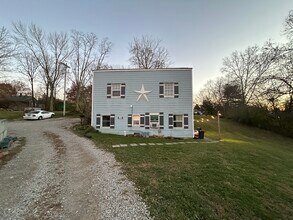 310 W Pike St, Unit Upper Floor in Morrow, OH - Building Photo - Building Photo