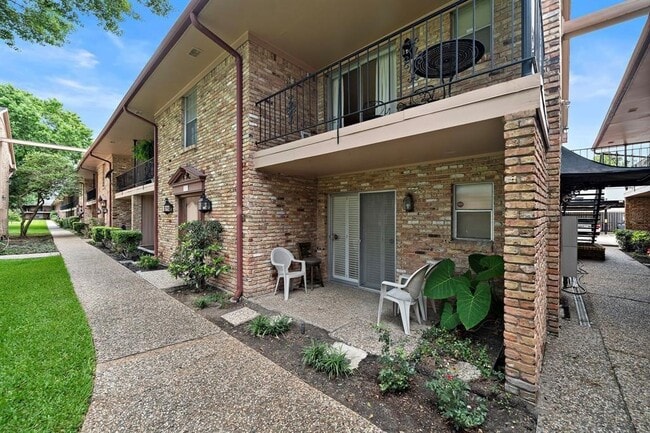 property at 7600 Burgoyne Rd