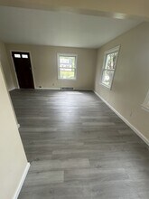 3895 E 177th St in Cleveland, OH - Building Photo - Building Photo