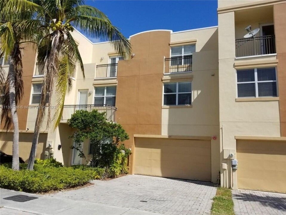 1631 NE 11th St in Fort Lauderdale, FL - Building Photo