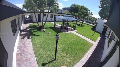 801 NE 10th St in Hallandale Beach, FL - Building Photo - Building Photo