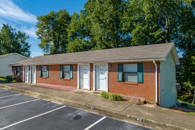 Cedar Springs Apartments in Gainesville, GA - Foto de edificio - Building Photo