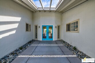 2002 Bobolink Ln in Palm Springs, CA - Building Photo - Building Photo