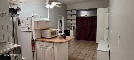 2315 SW 81st Ave in Davie, FL - Foto de edificio - Building Photo