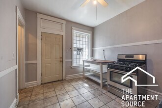 1631 N Mozart St, Unit #1 in Chicago, IL - Foto de edificio - Building Photo