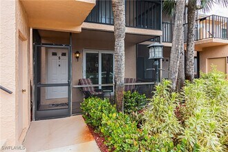 4031 Ice Castle Way in Naples, FL - Foto de edificio - Building Photo