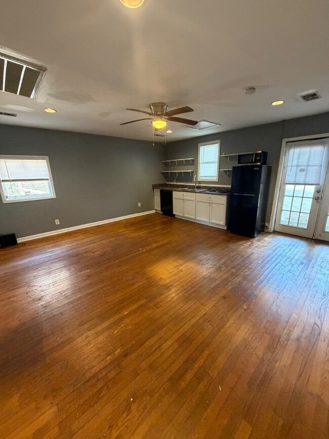 13 Elmwood Ave in Charleston, SC - Building Photo - Building Photo