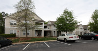 Madison Glen in Raleigh, NC - Building Photo - Building Photo