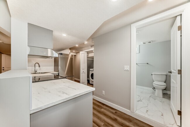 4752 Memorial Dr E in Calgary, AB - Building Photo - Building Photo