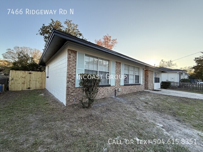 7466 Ridgeway Rd N in Jacksonville, FL - Foto de edificio - Building Photo