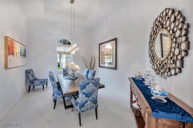 property at 8957 Shenendoah Cir