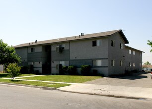 Casa Valencia Apartments in Fontana, CA - Building Photo - Building Photo