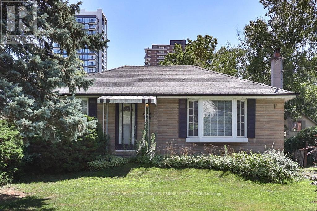 72 Oriole Ave in Mississauga, ON - Building Photo