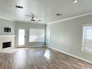 402 Wiley St in Hutto, TX - Building Photo - Building Photo