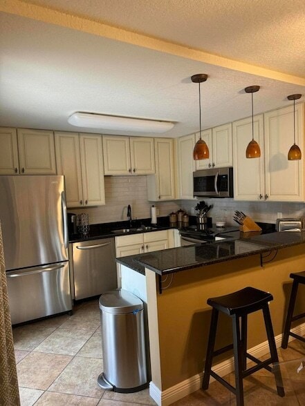 2210 22nd Ln in Palm Beach Gardens, FL - Building Photo - Building Photo