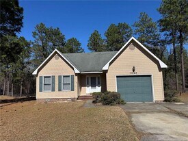 3324 Donnett Ln in Spring Lake, NC - Building Photo